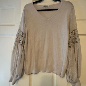 Gioni Milano Beige Sweater with Lace Accents